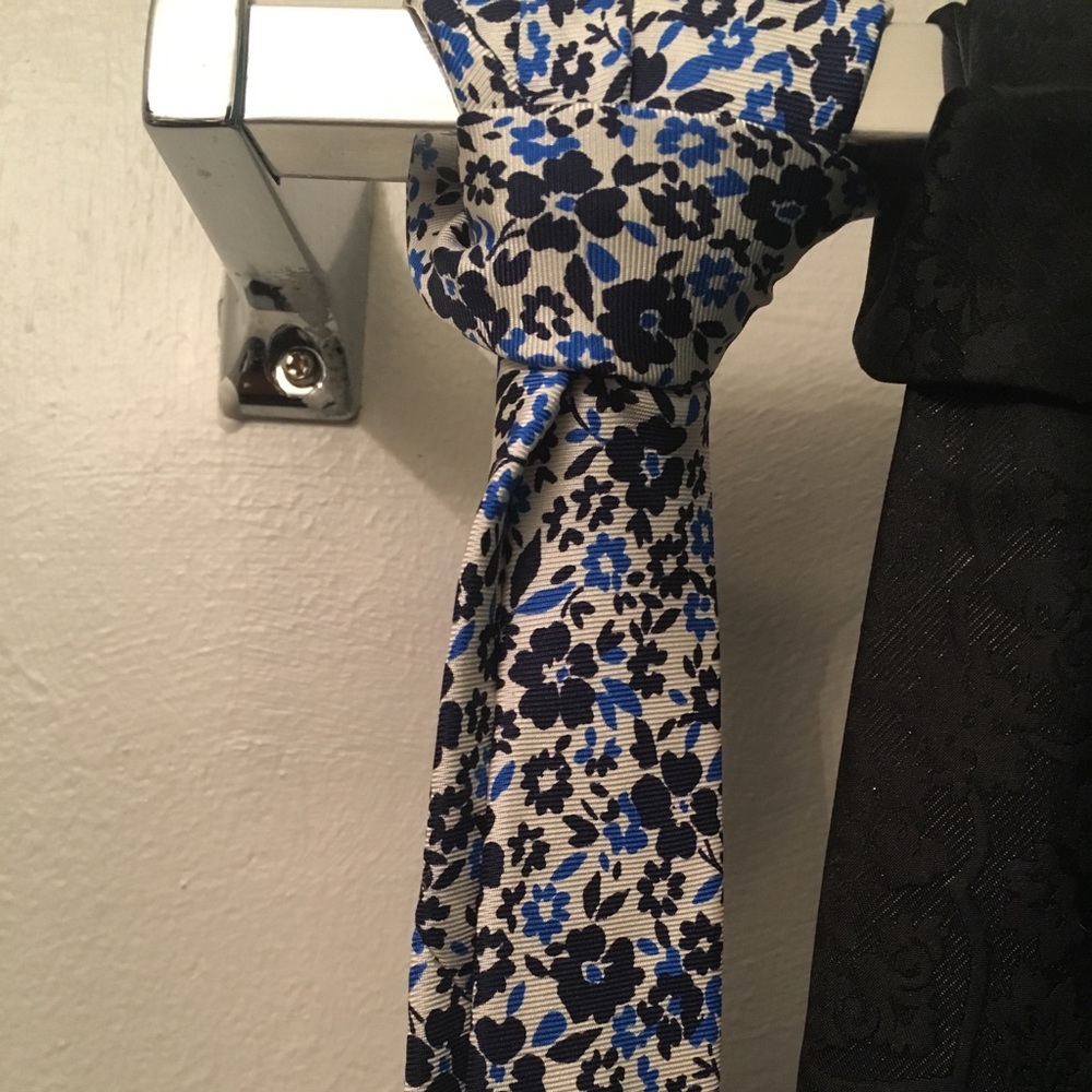 Express silk skinny tie